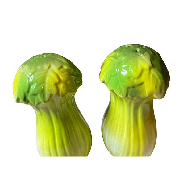 Vintage Celery Salt  and Pepper Shaker Set - Picture 2 of 11